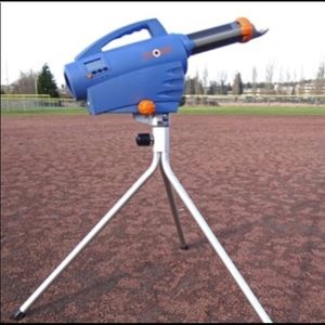 Zooka 740 electric pitching Machine